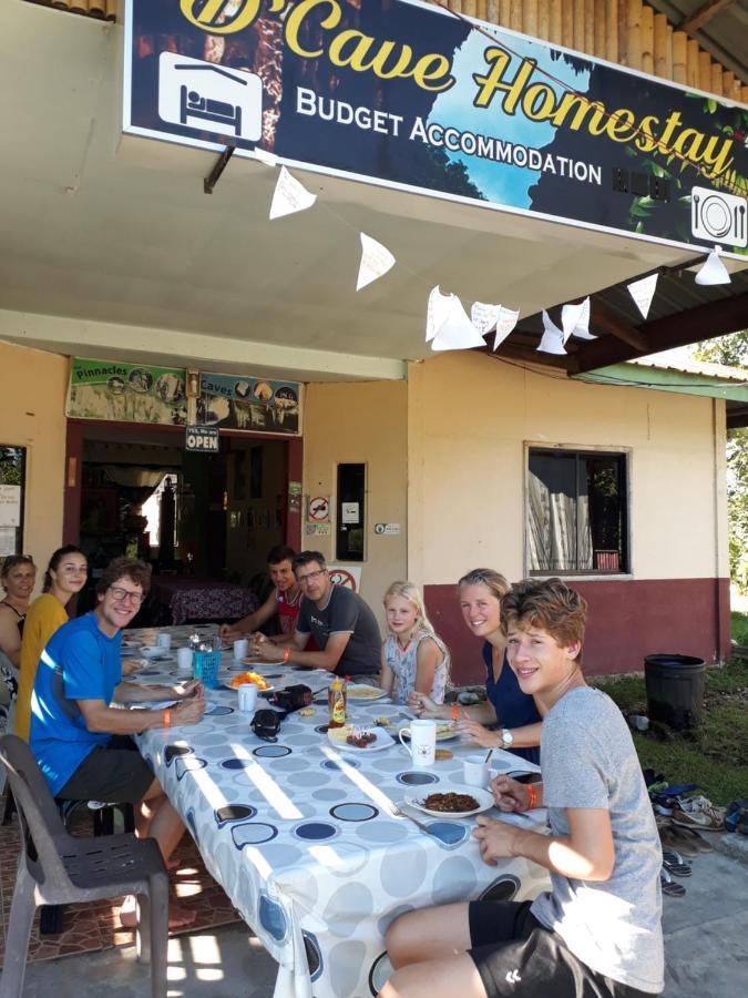 Mulu D Cave Homestay Zewnętrze zdjęcie