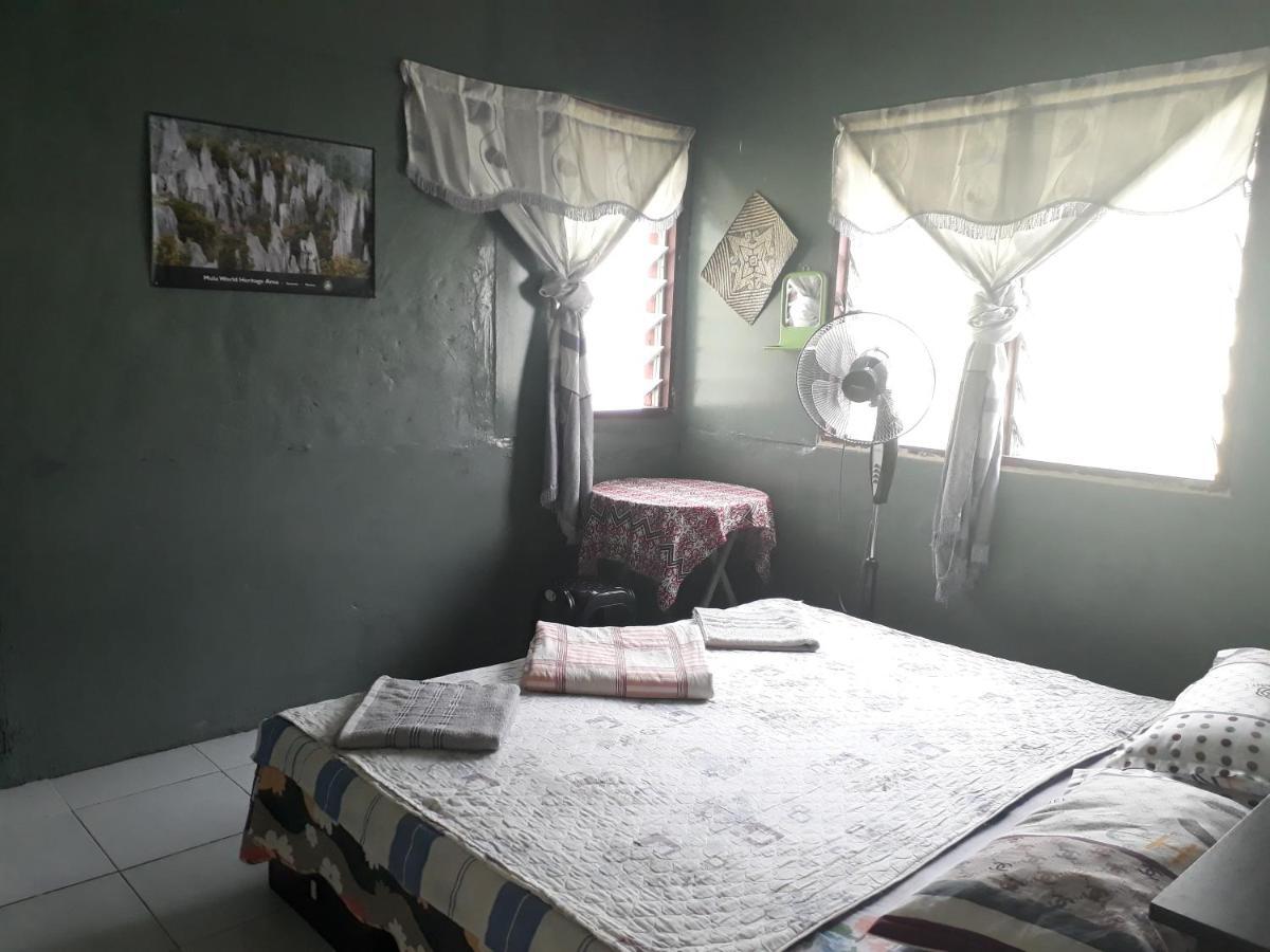 Mulu D Cave Homestay Zewnętrze zdjęcie